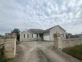 featured image of 476 Bill Russell Rd #1