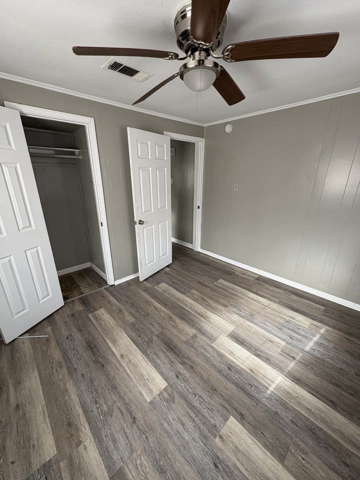 1403 Eugene St #1 - Photo 4 of 9