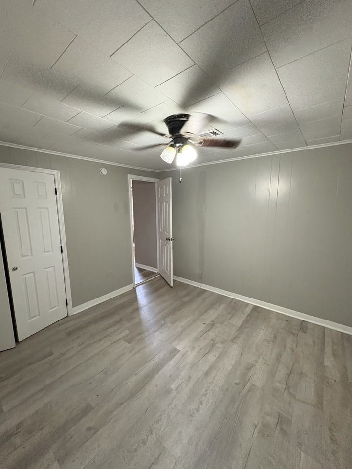 1403 Eugene St #1 - Photo 6 of 9