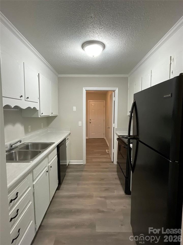 3623 Driftwood Dr - Photo 6 of 13