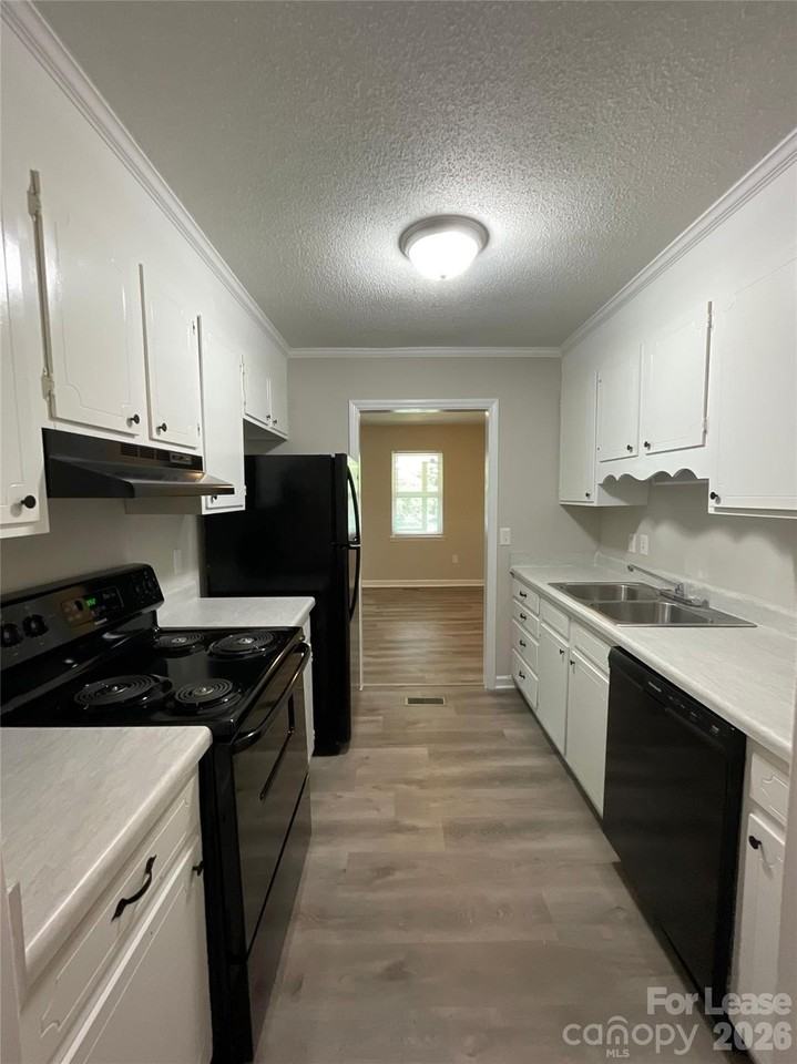 3623 Driftwood Dr - Photo 7 of 13