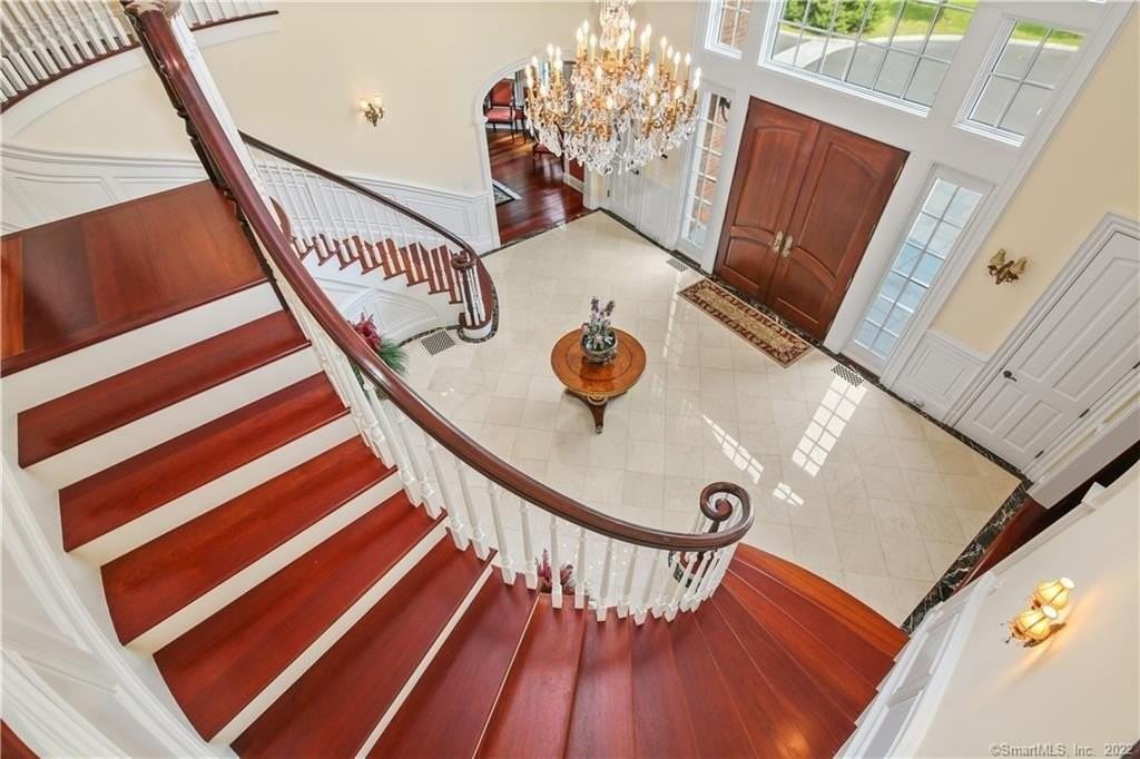 26 Pequot Ln - Photo 5 of 40