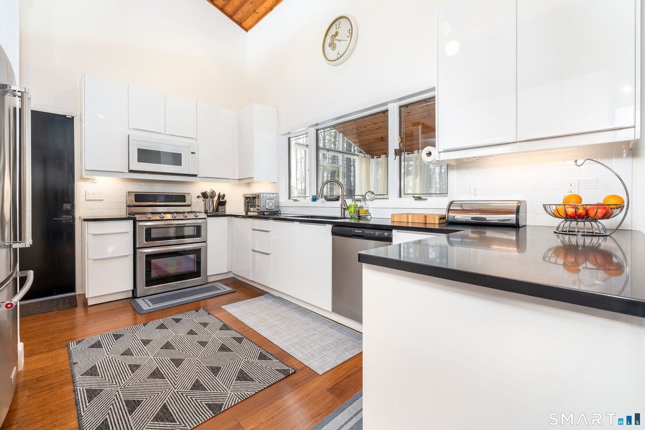 9 Belshyre Ct - Photo 7 of 36