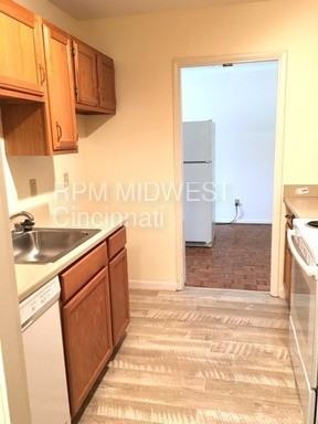 3825 Petoskey Ave #29 - Photo 3 of 11