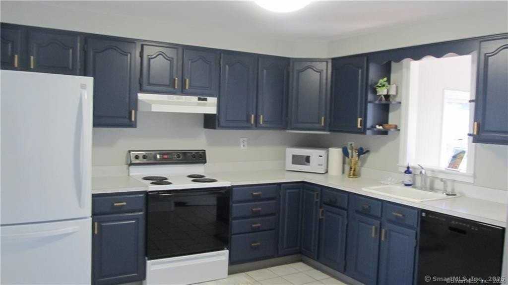 18 Brightwater Rd - Photo 6 of 17