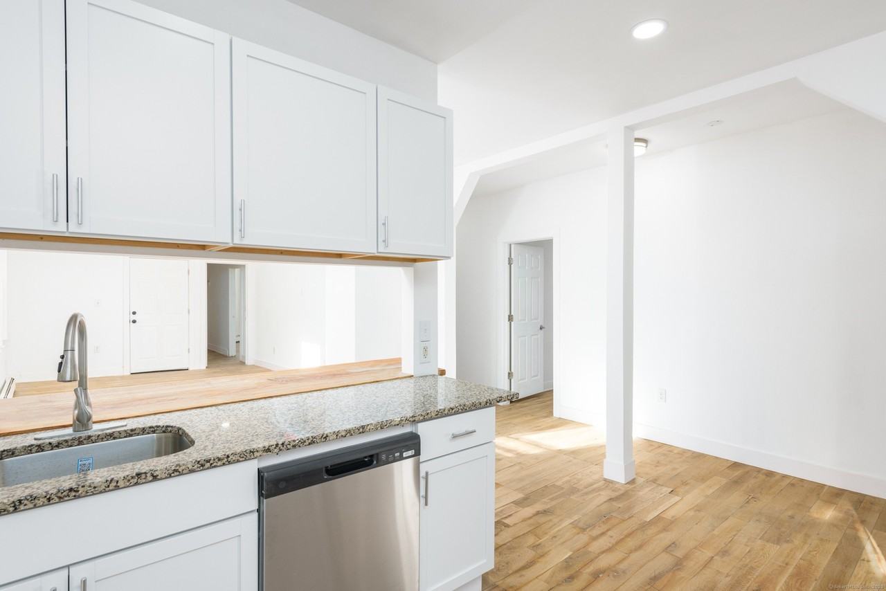 517 Winchester Ave #2 - Photo 3 of 11