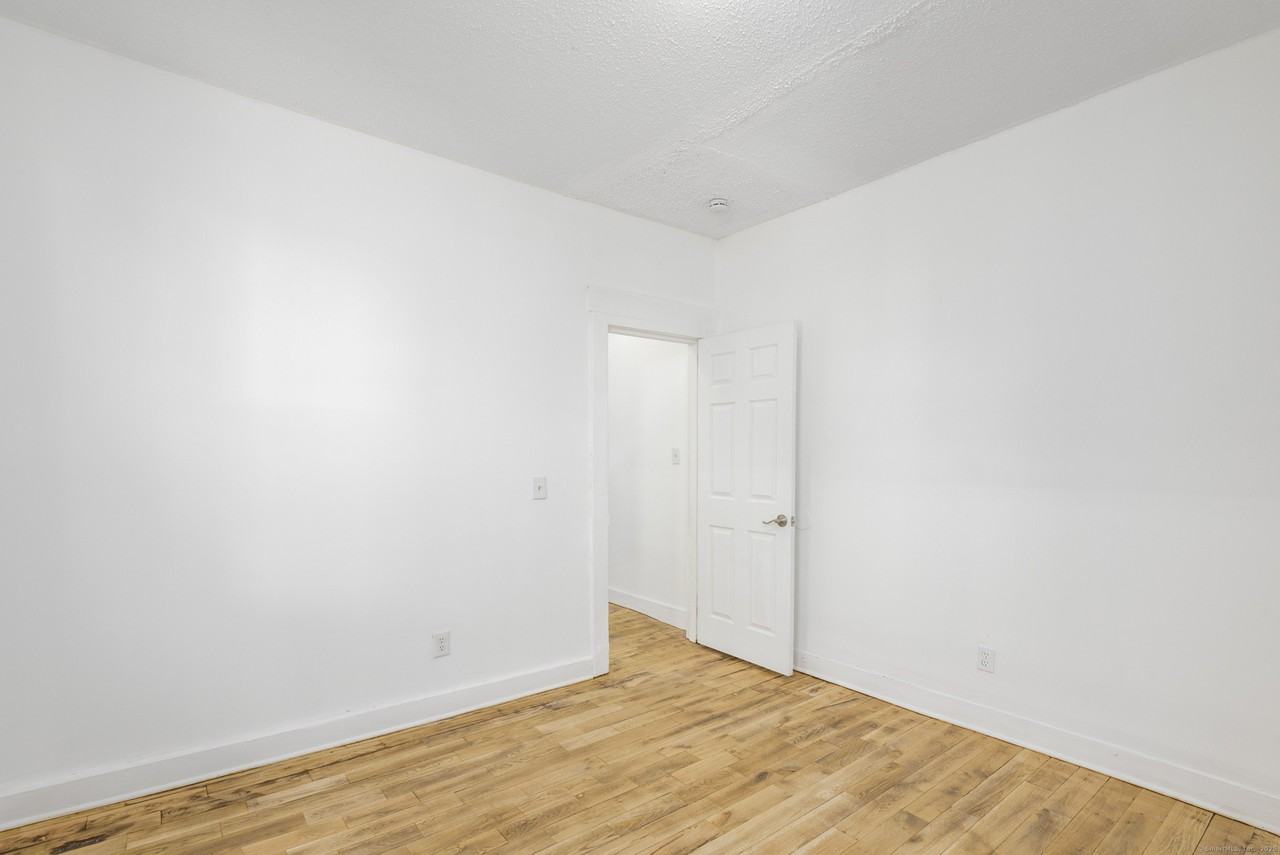 517 Winchester Ave #2 - Photo 5 of 11