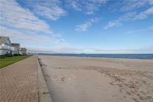 featured image of 153 4th Ave