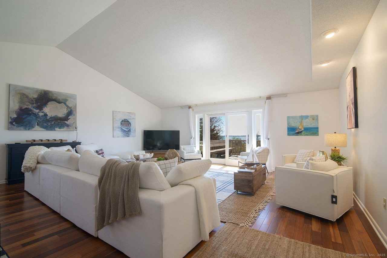 782 Groton Long Point Rd - Photo 4 of 22