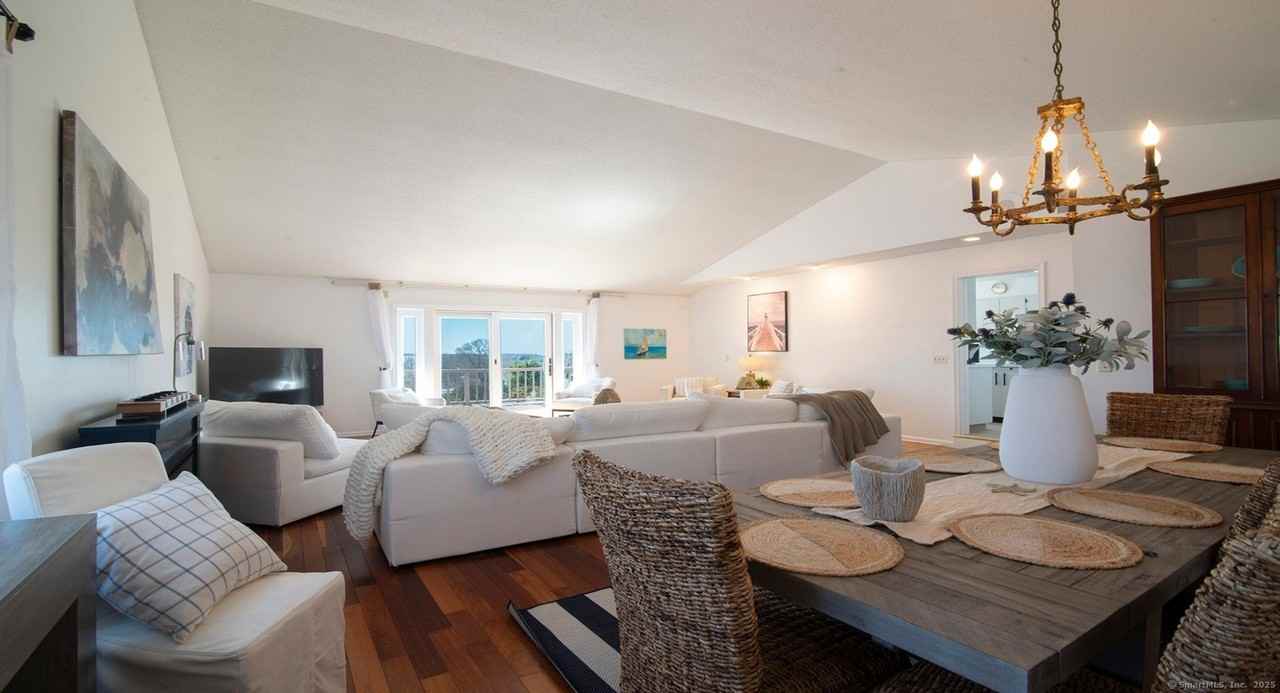 782 Groton Long Point Rd - Photo 7 of 22