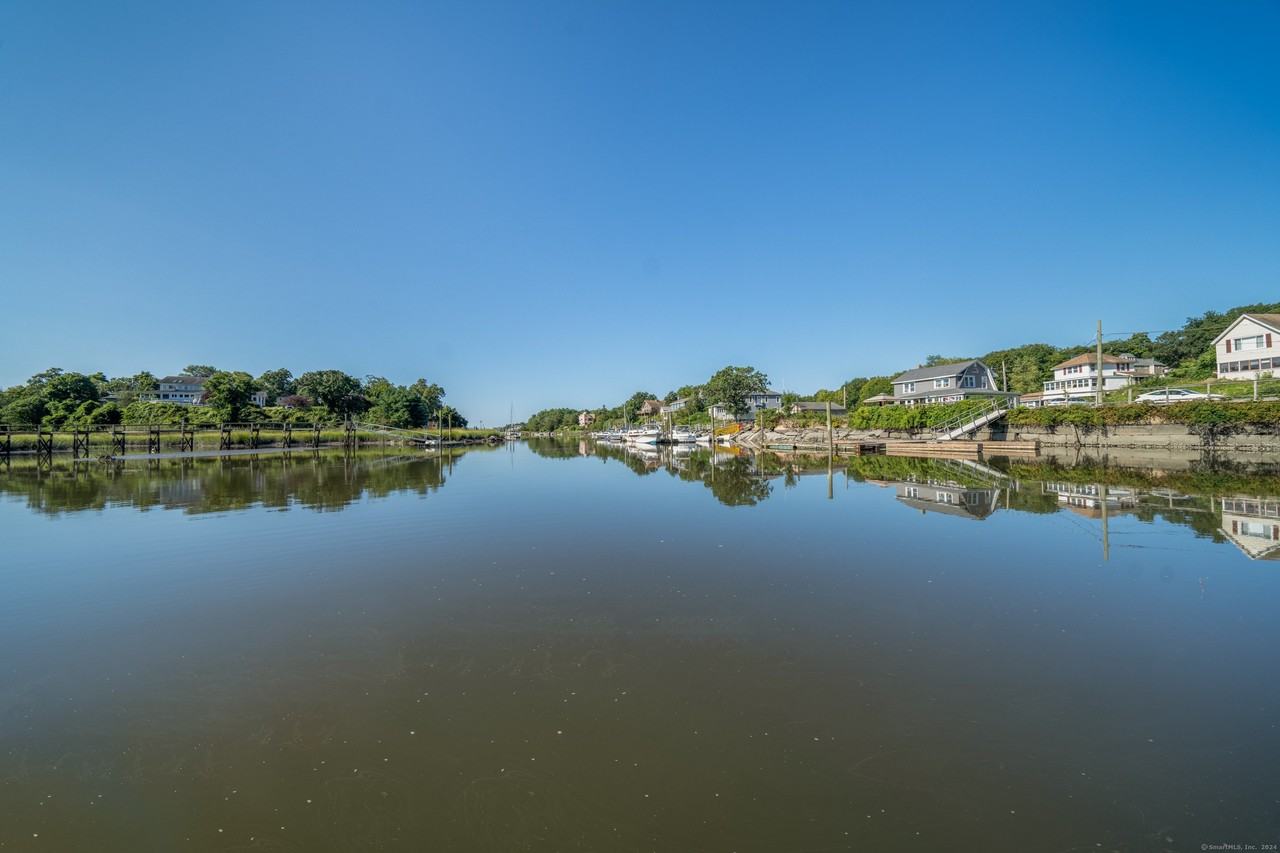 5 Shore Dr - Photo 2 of 31