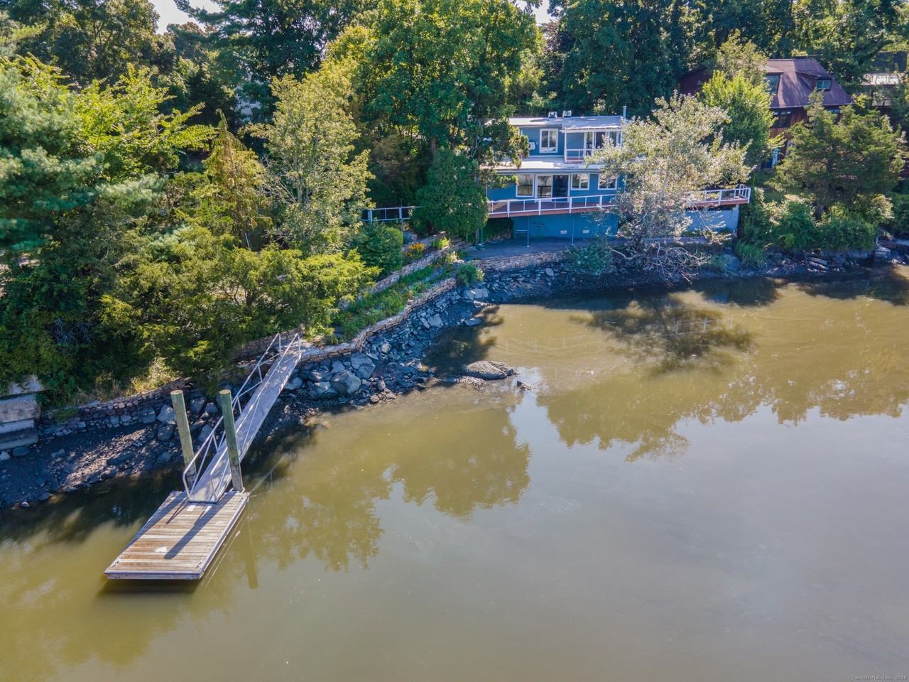 5 Shore Dr - Photo 3 of 31