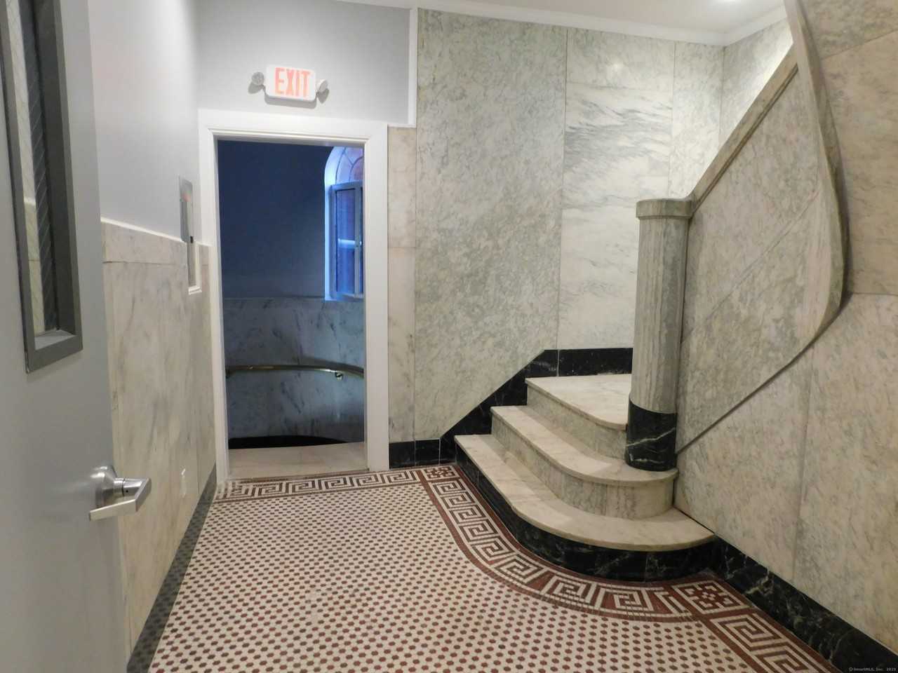 57 Bank St Apt 303 #303 - Photo 3 of 8