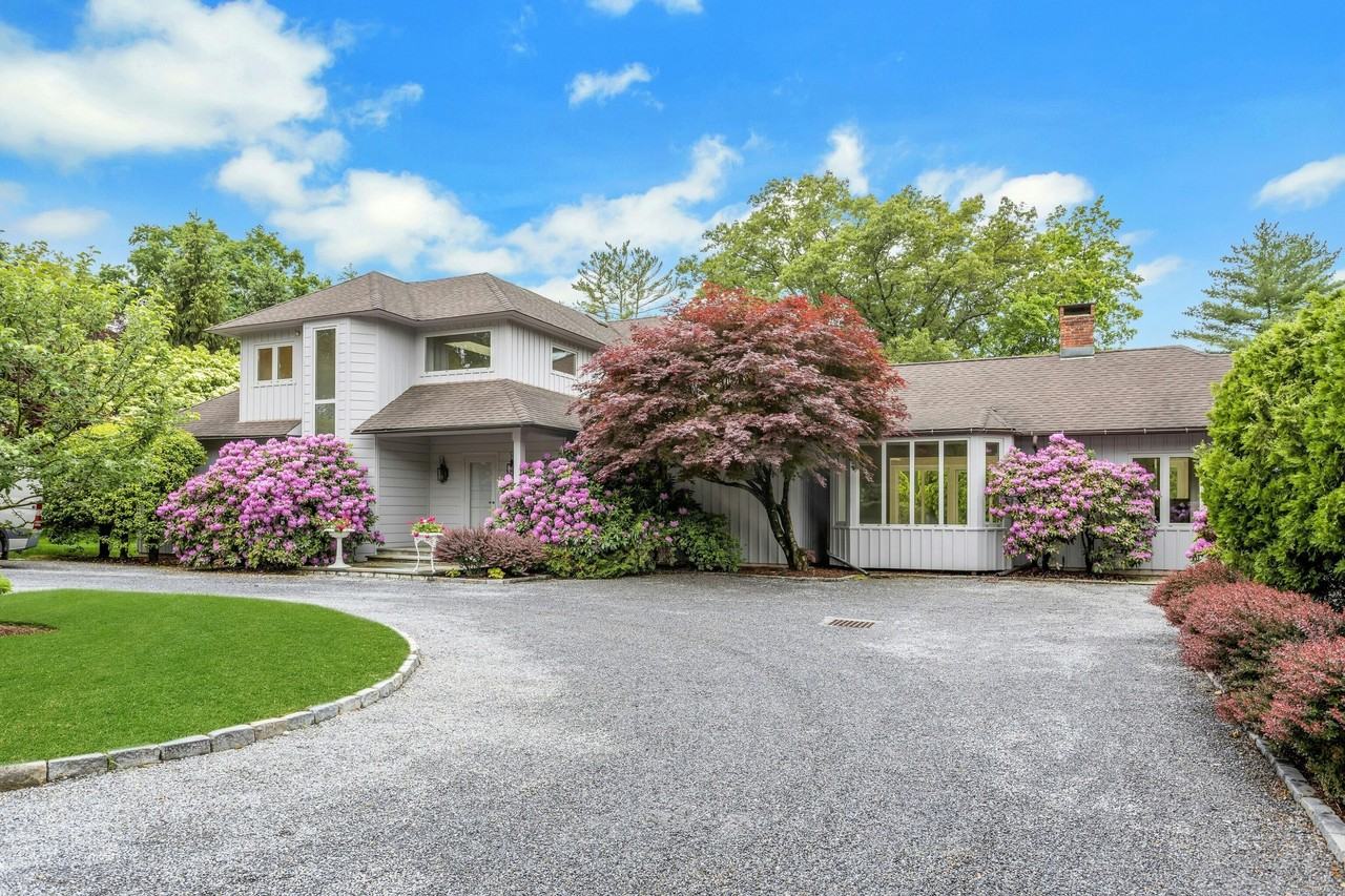 680 Weed St - Photo 2 of 31