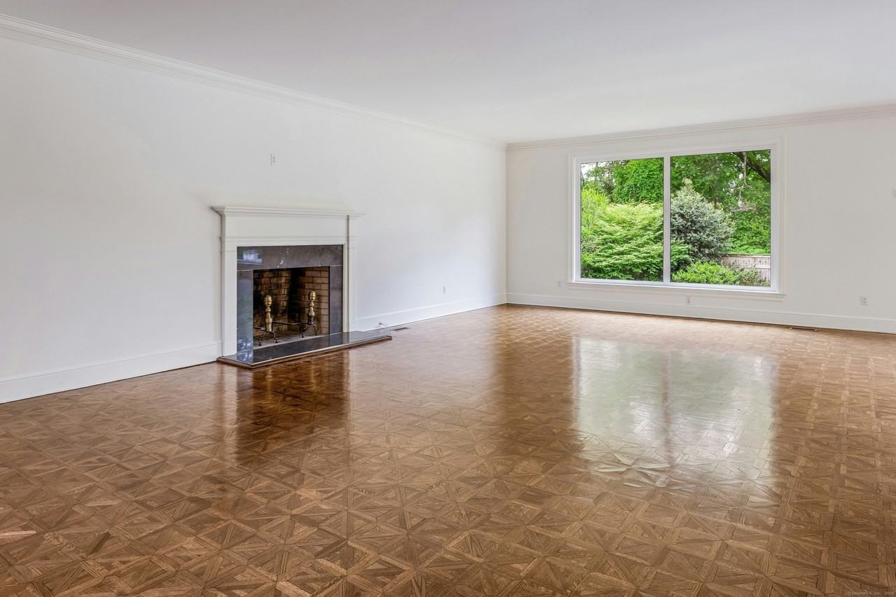 680 Weed St - Photo 7 of 31