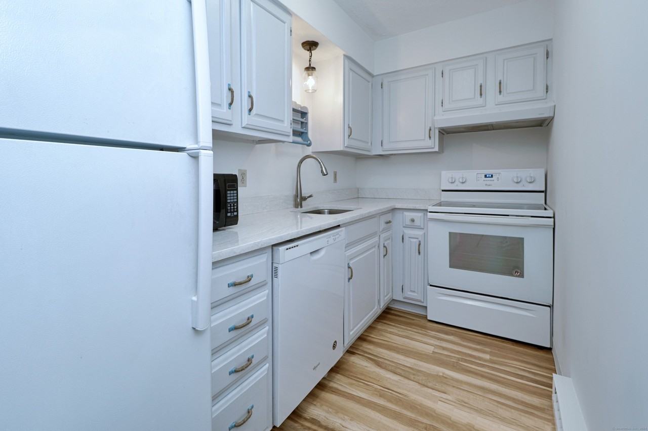 155 Short Beach Rd Unit 311 #311 - Photo 4 of 13