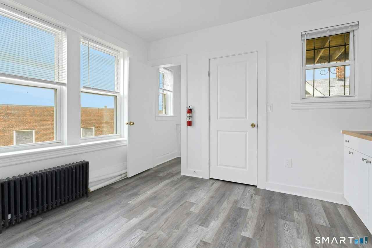 1220 State St Apt 3 #3 - Photo 3 of 16