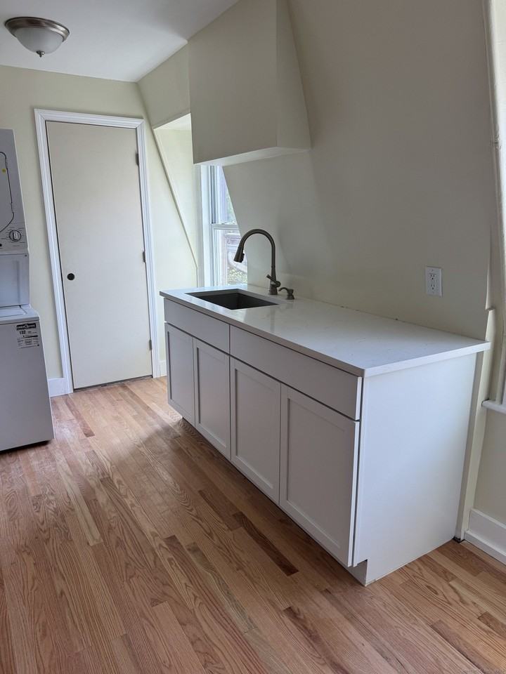 52 Pearl St #3 - Photo 3 of 12