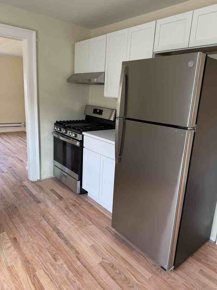 52 Pearl St #3 - Photo 4 of 12