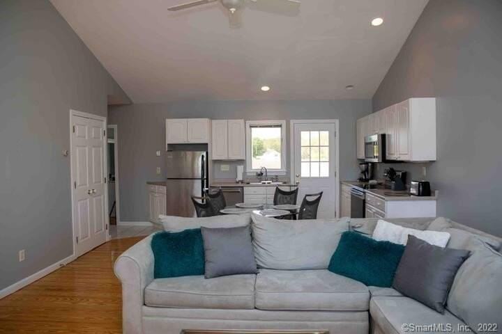 10 Groveway Unit 10 #10 - Photo 7 of 21