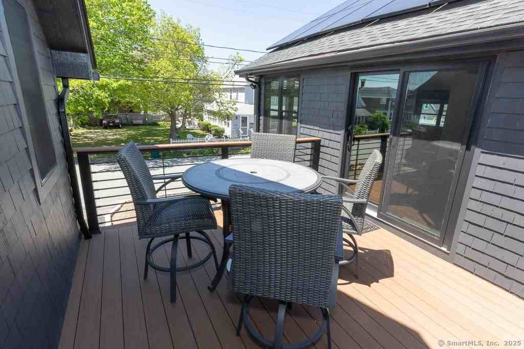 48 Swan Ave #A - Photo 3 of 22