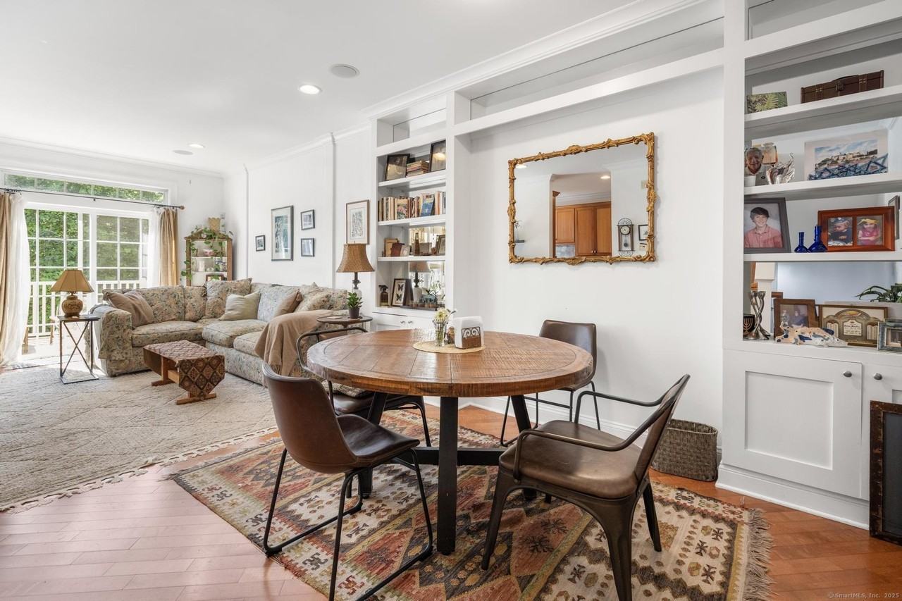 2 Dogwood Ct Unit 2 #2 - Photo 5 of 40