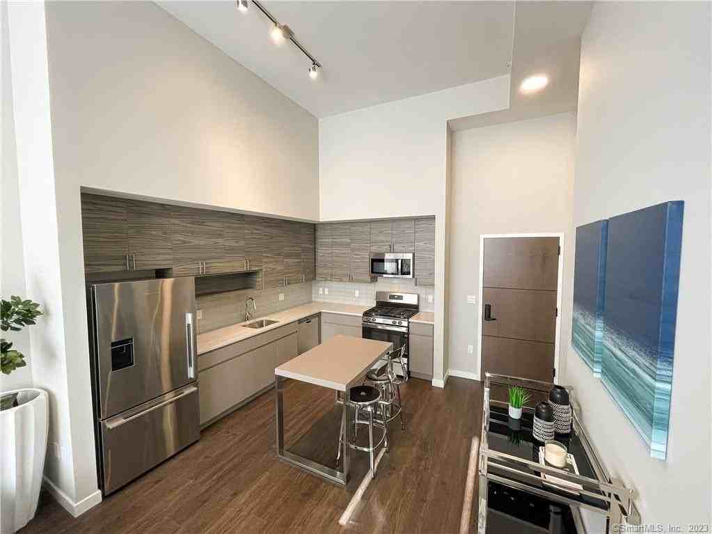 900 Pacific St Apt 306 #306 - Photo 6 of 8