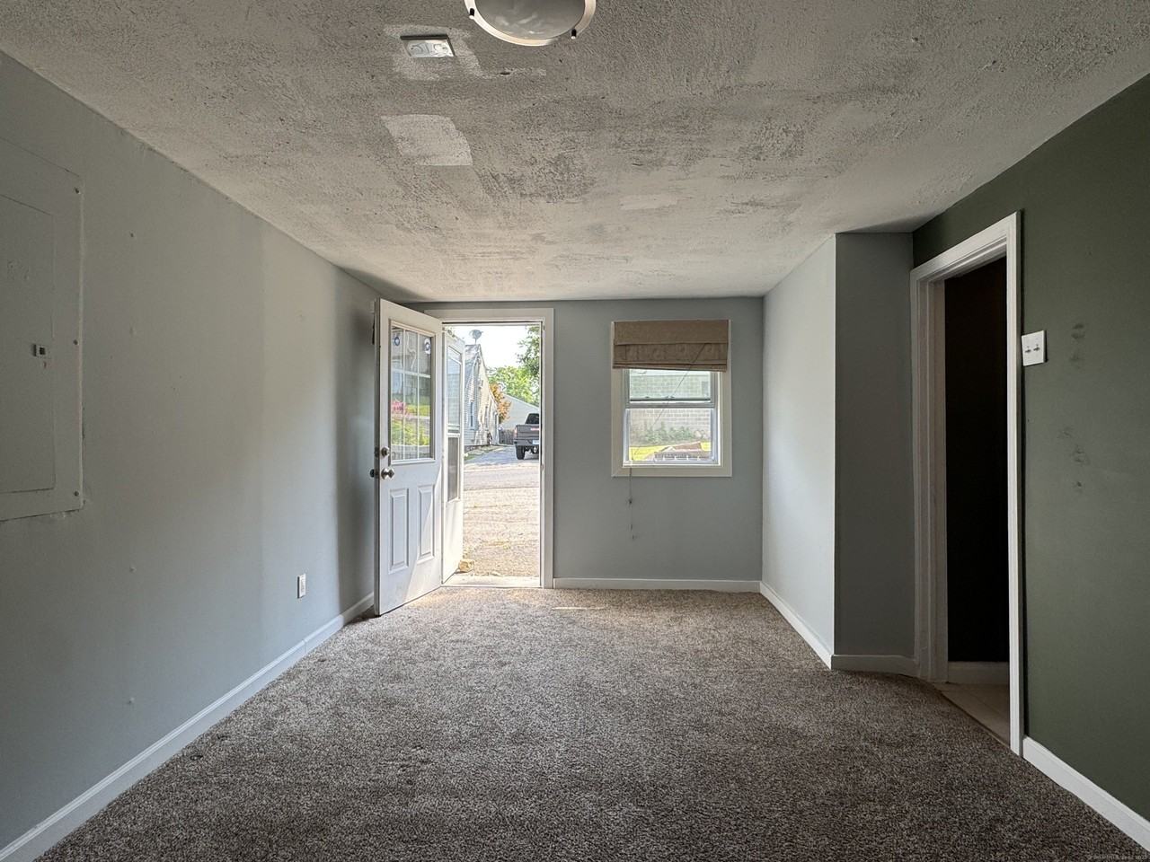 118 Pullen Ave - Photo 3 of 8