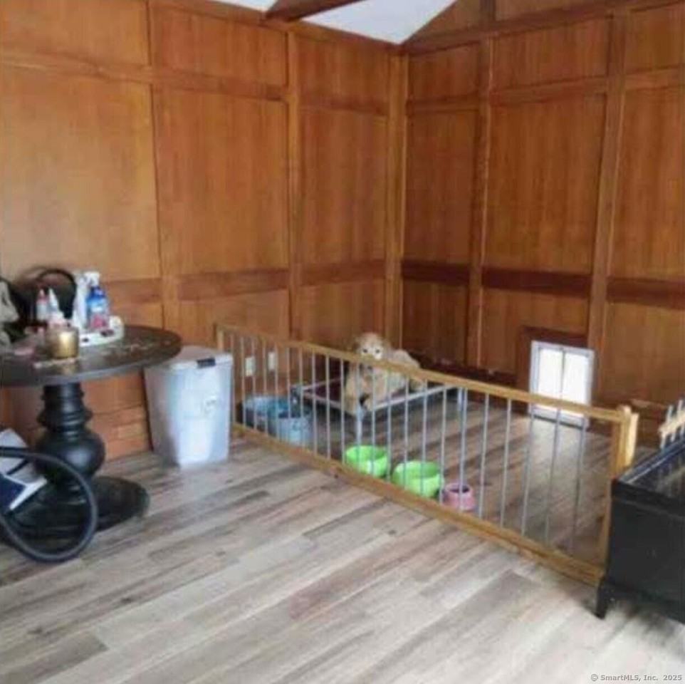 1350 Brooklawn Ave - Photo 4 of 12