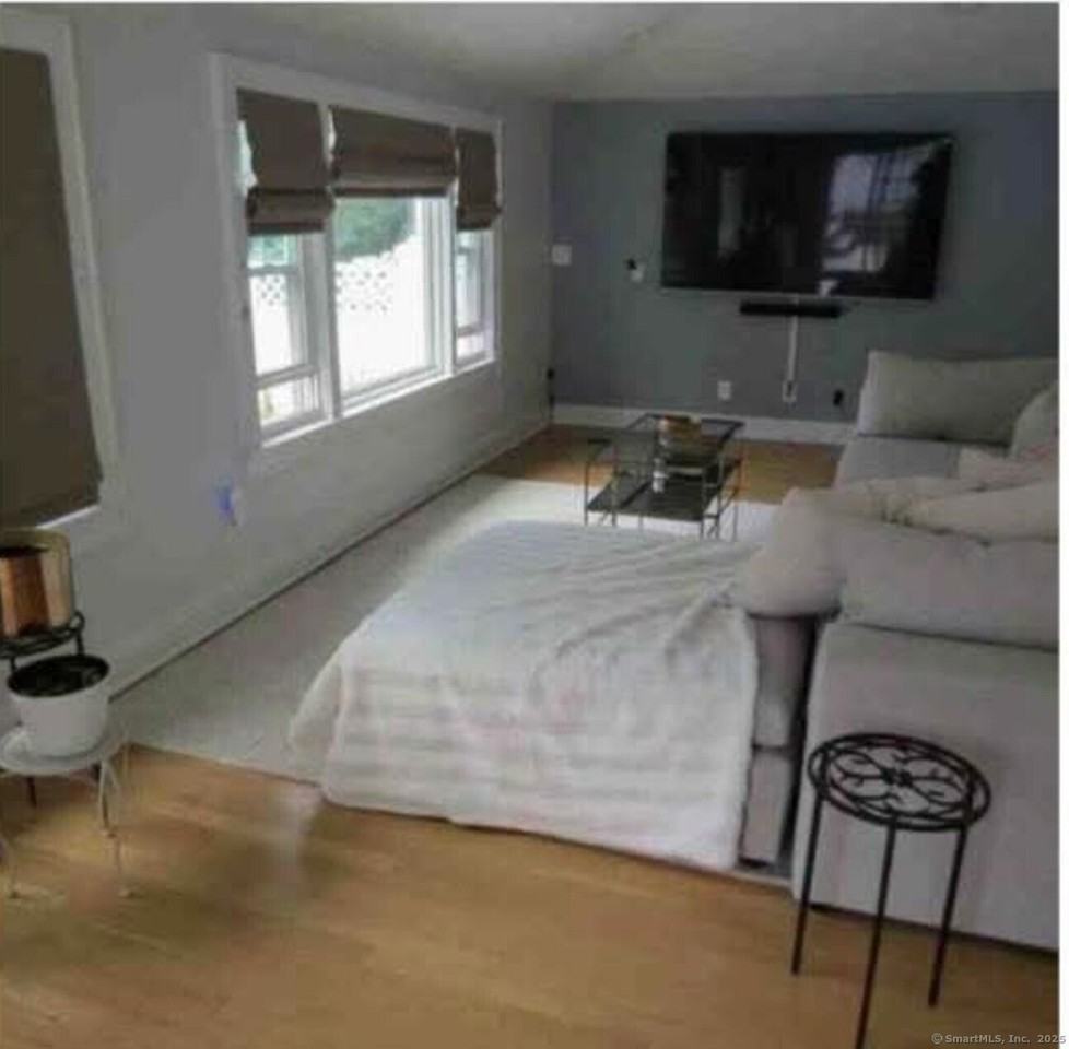 1350 Brooklawn Ave - Photo 5 of 12