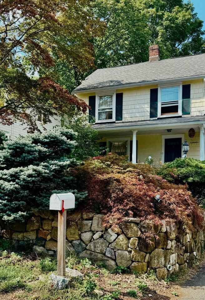 89 Richmond Hill Rd - Photo 2 of 17