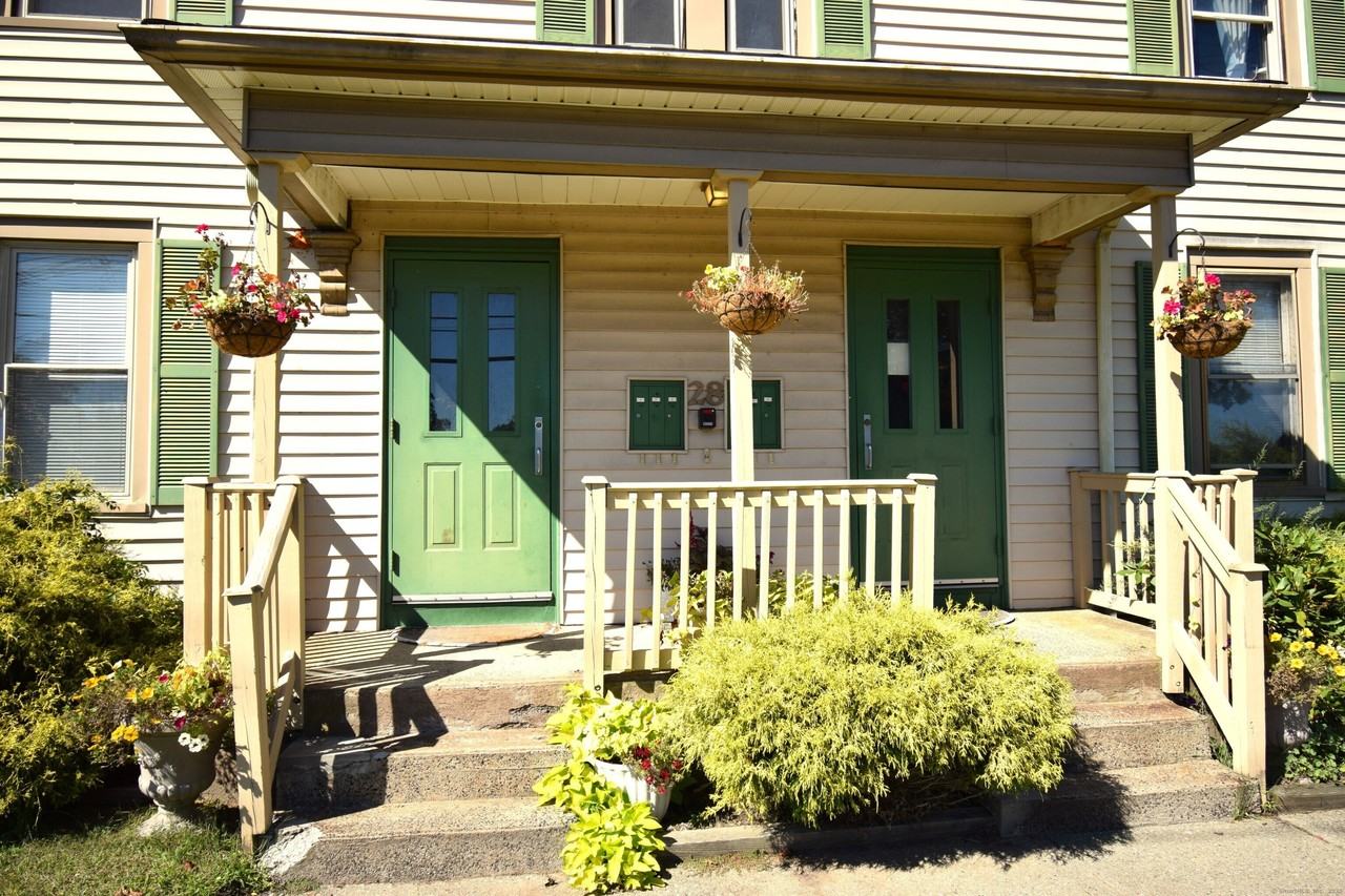 28 Driveway Apt 2l #2L - Photo 3 of 16