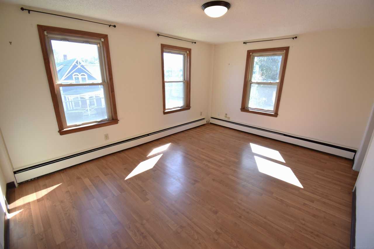 28 Driveway Apt 2l #2L - Photo 4 of 16