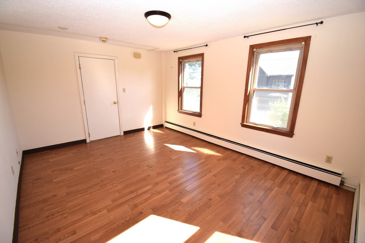 28 Driveway Apt 2l #2L - Photo 5 of 16