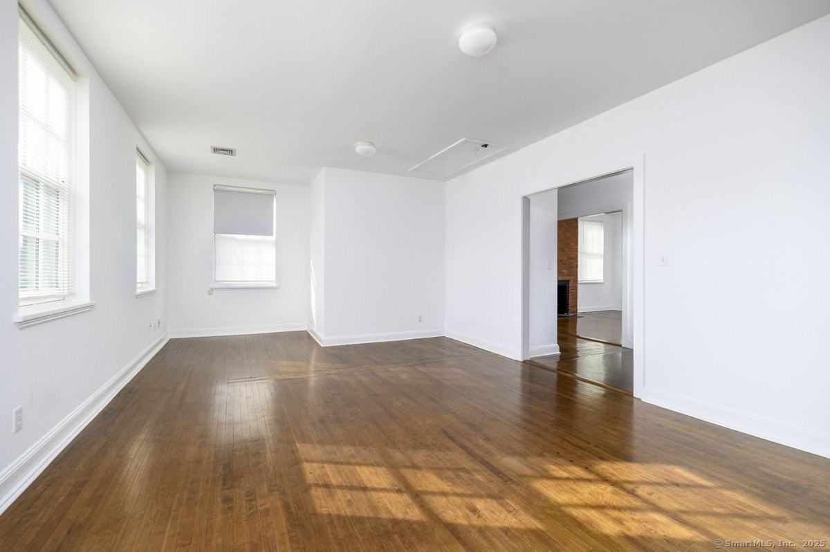 104 104 East Avenue unit: #2Nd Floor #2ndFL - Photo 5 of 20