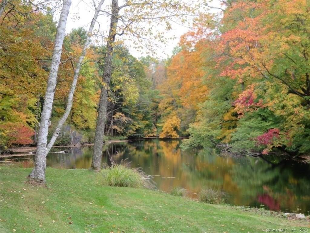 261 Taconic Rd - Photo 3 of 20