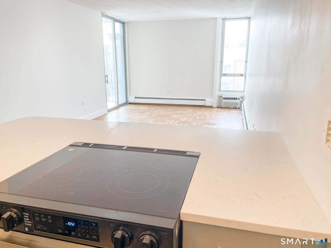 87 Glenbrook Rd Apt 4g #4G - Photo 4 of 22