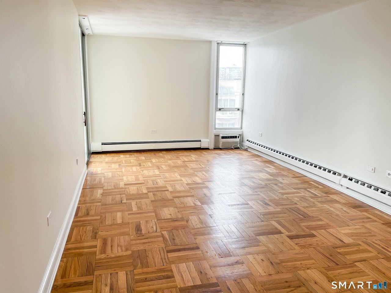 87 Glenbrook Rd Apt 4g #4G - Photo 6 of 22