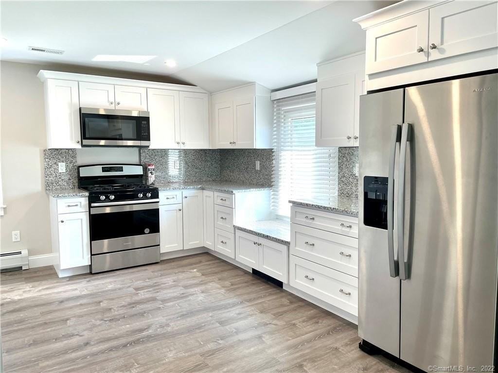 31 Ledge Ave Unit 2 #2 - Photo 2 of 14