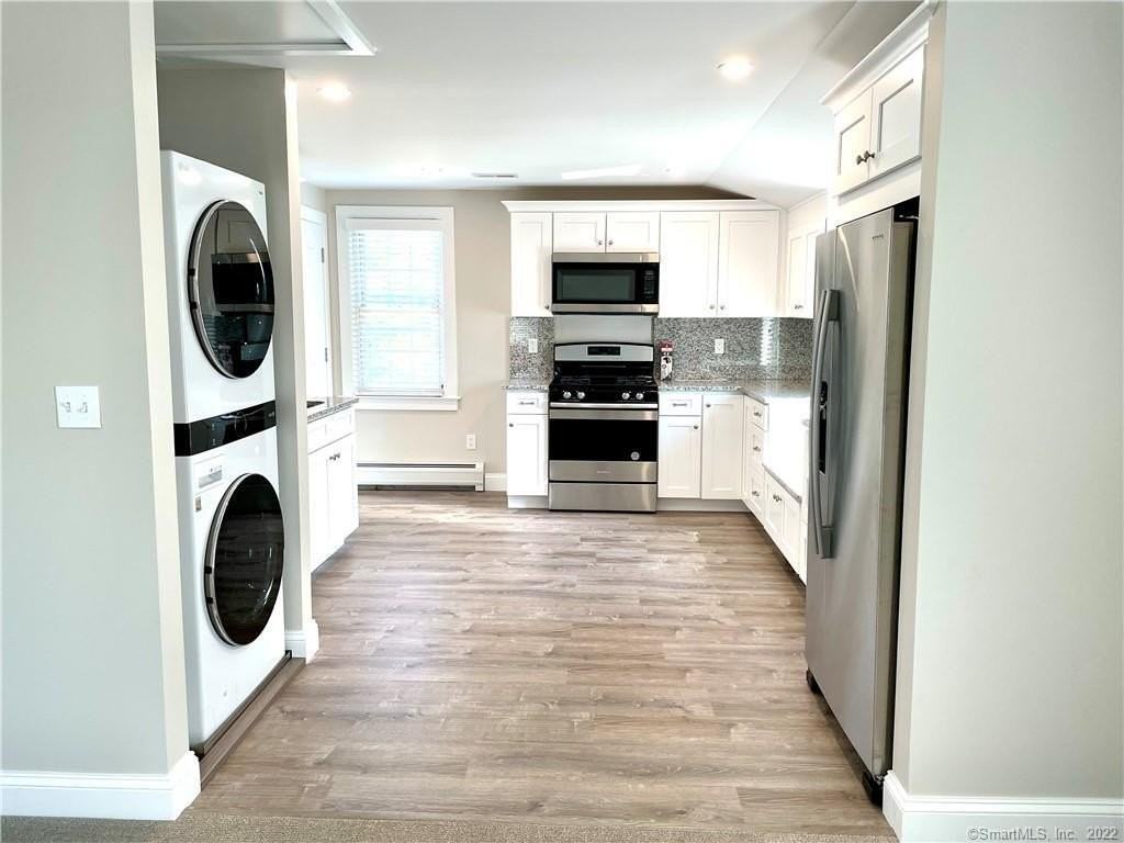 31 Ledge Ave Unit 2 #2 - Photo 3 of 14