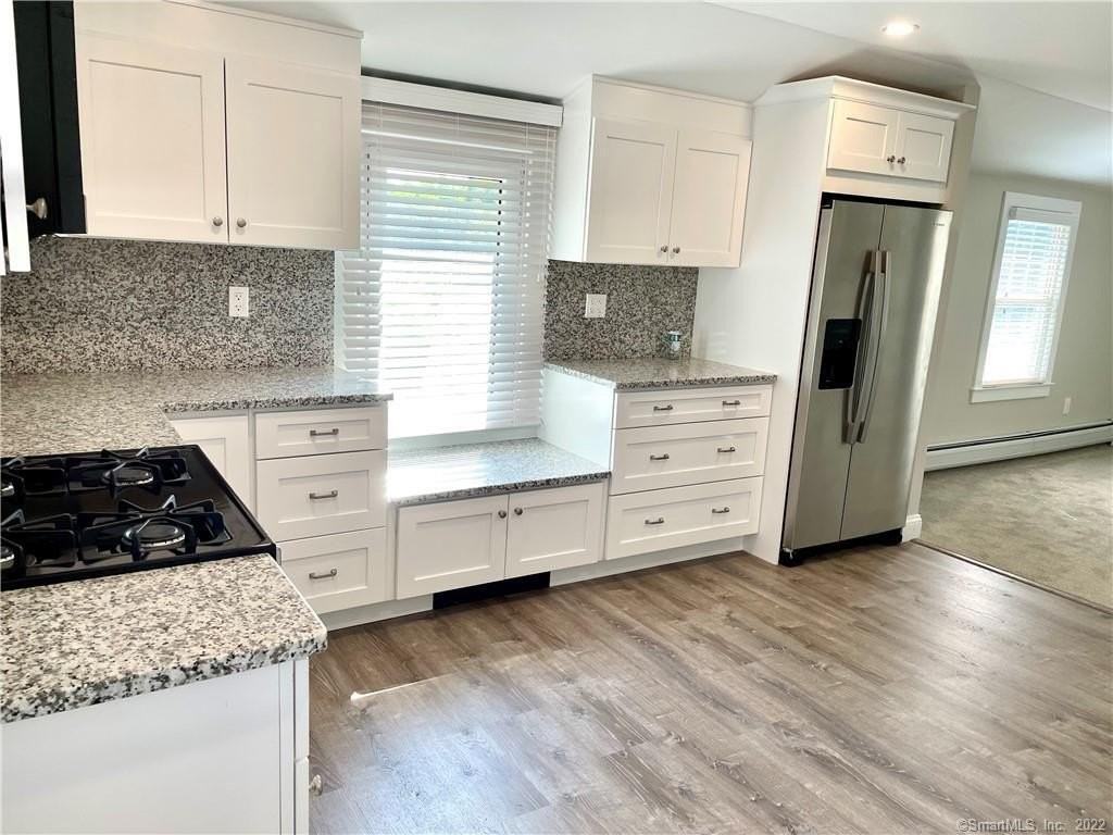 31 Ledge Ave Unit 2 #2 - Photo 4 of 14