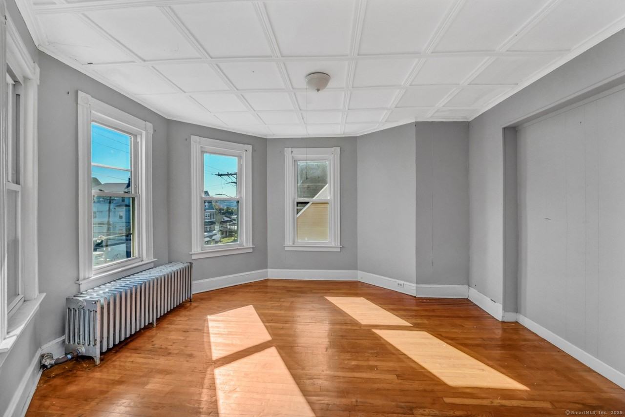 221 Willow St 2nd Fl #2ndFL - Photo 6 of 10