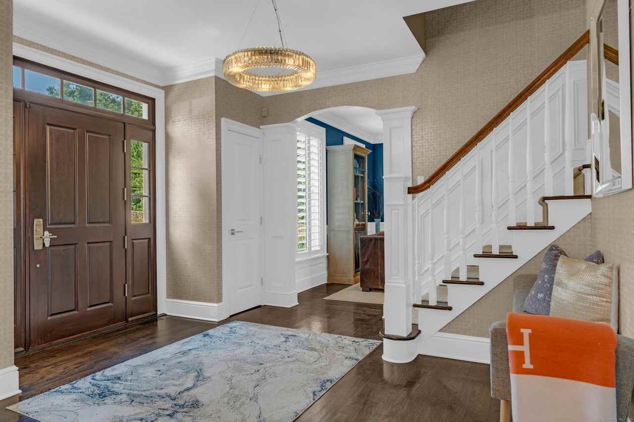 8 Jacob Ln - Photo 4 of 37