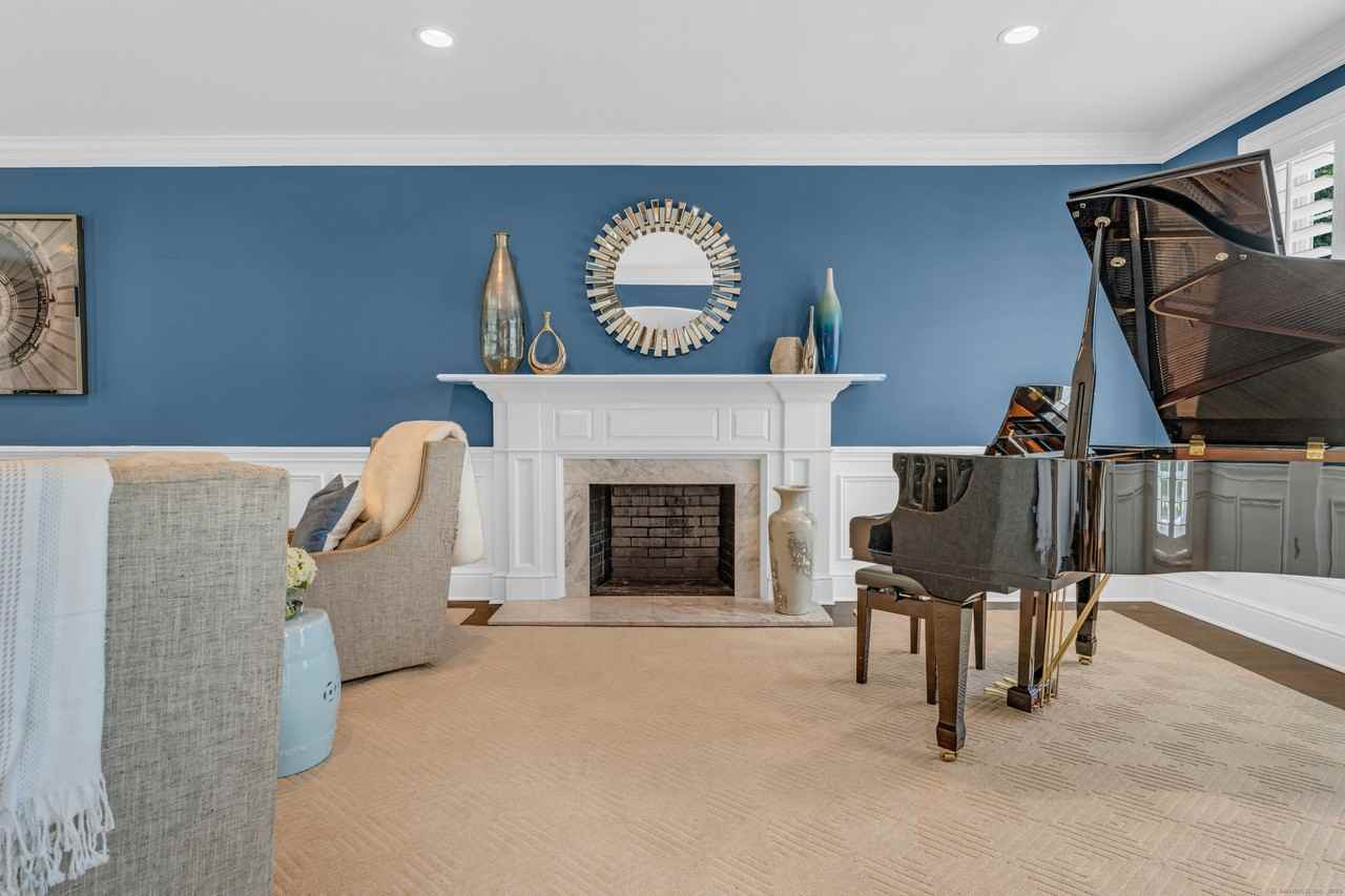 8 Jacob Ln - Photo 7 of 37