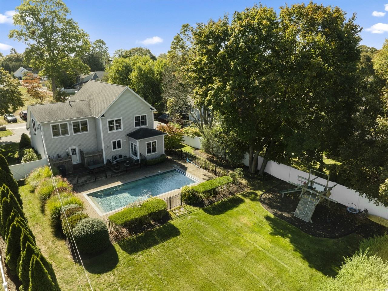 52 Kelsey Pl - Photo 2 of 29