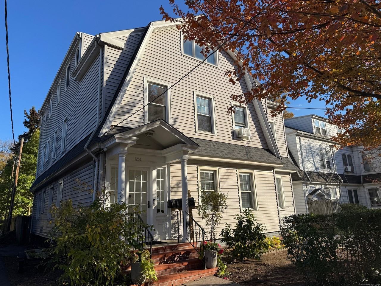 1253 Forest Rd #1 - Photo 3 of 29