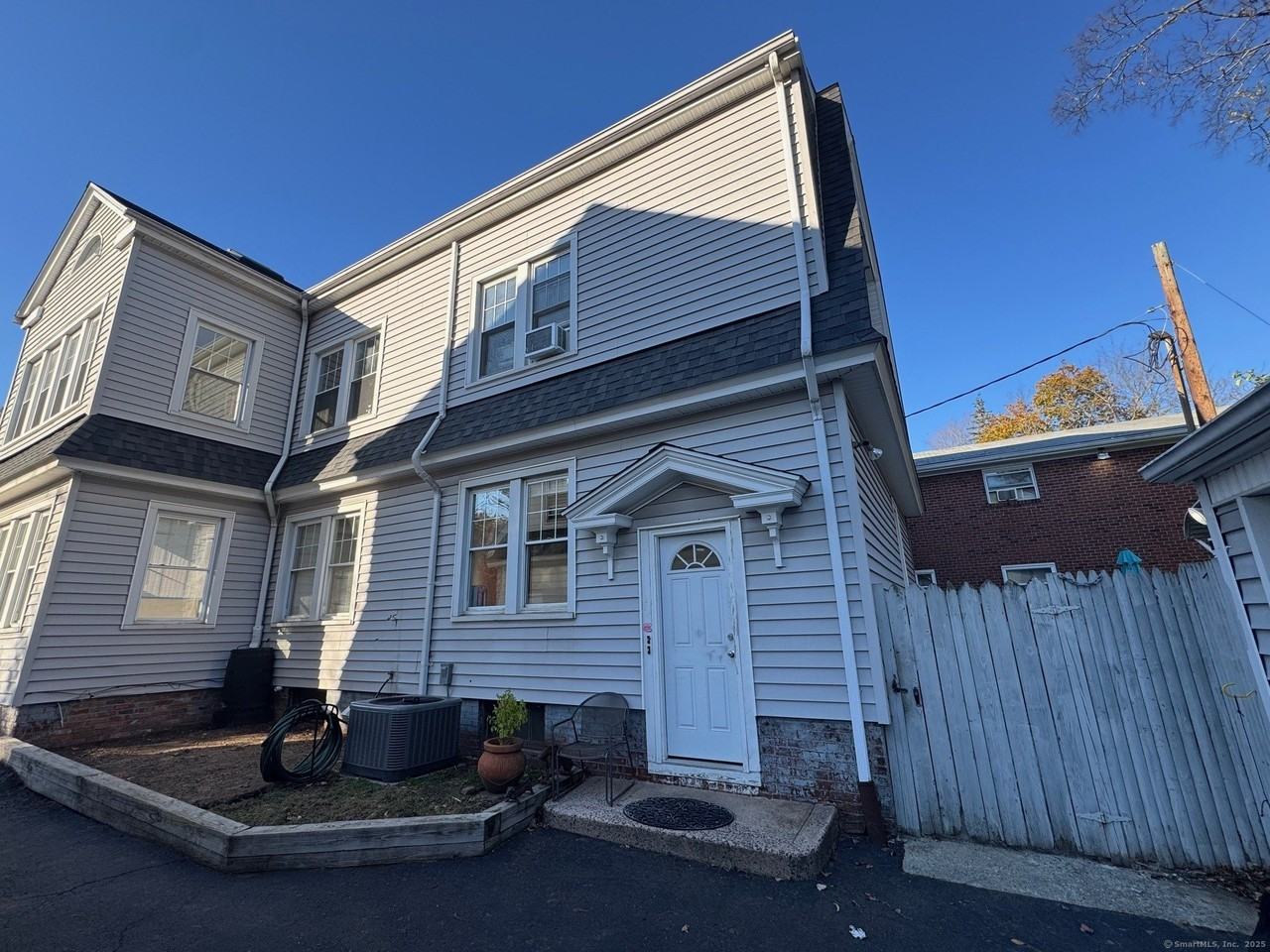 1253 Forest Rd #1 - Photo 6 of 29