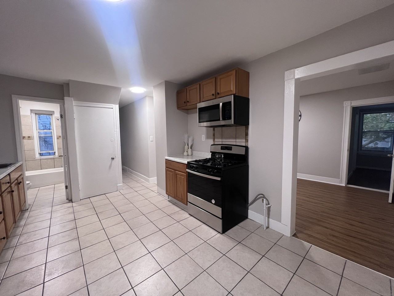 82 Ivy St - Photo 5 of 28