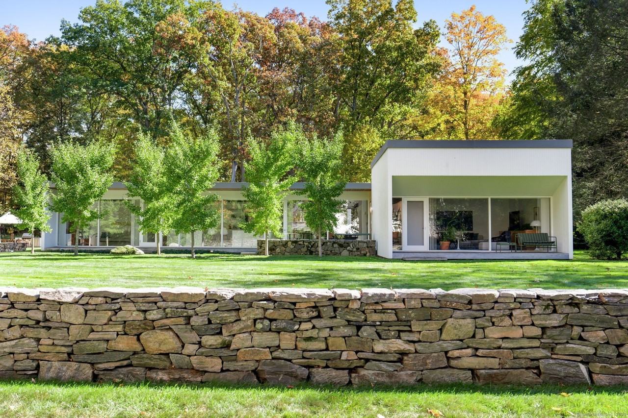 431 Valley Rd - Photo 2 of 36