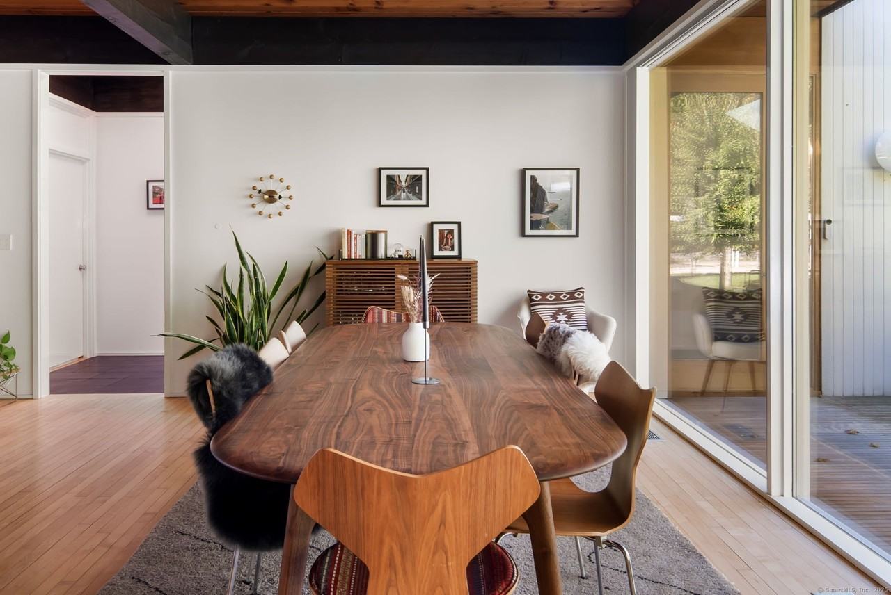 431 Valley Rd - Photo 6 of 36